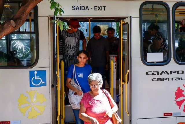 Prefeitura devolve gratuidade do &ocirc;nibus para 30 mil idosos na segunda-feira