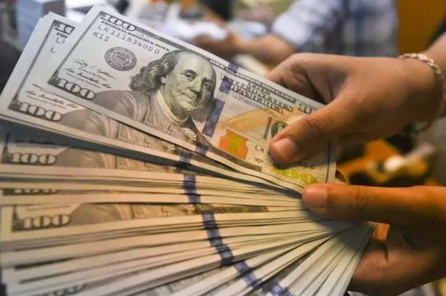 D&oacute;lar tem quarta semana seguida de alta e vai a R$ 5,67