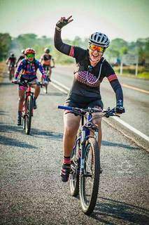 Denise durante a pedalada. (Foto: Gabriel Gabino)