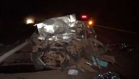 Oito pessoas morrem após a colisão de carreta em veículo na BR-267