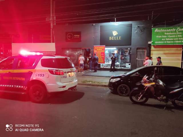 Guarda acaba com 2 festas cladestinas que reuniam 550 pessoas