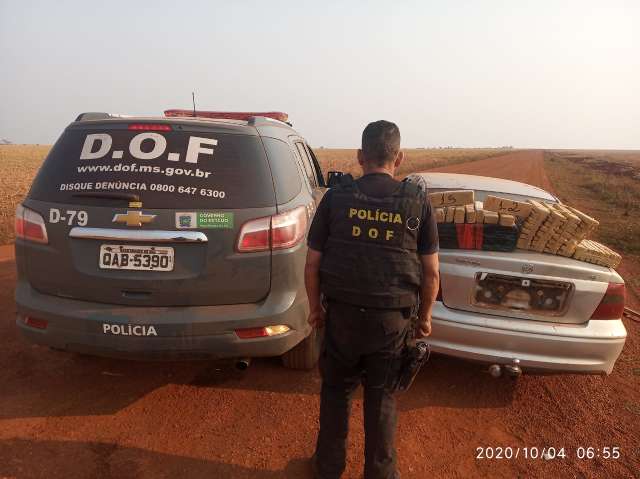 Em persegui&ccedil;&atilde;o na estrada do &#039;Polaco&#039; jovem &eacute; preso com R$ 564 mil em maconha