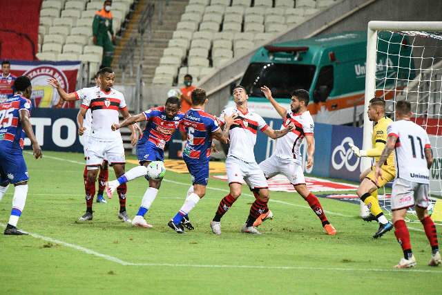 Fortaleza tem gol anulado pelo VAR e s&oacute; empata com o Atl&eacute;tico-GO