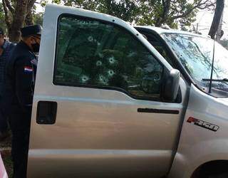 Homem &eacute; morto a tiros de pistola dentro de caminhonete na fronteira