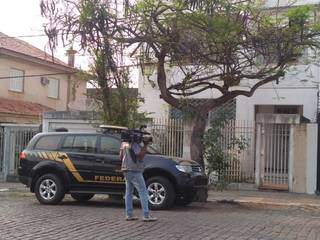 Equipe da PF foi à casa de Márcio Iunes, irmão do prefeito Marcelo Iunes (Foto: Direto das Ruas)