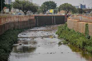 C&oacute;rregos da Capital viram filetes d&#039;&aacute;gua sob reflexo da estiagem e onda de calor