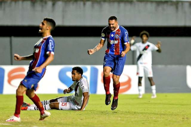 Bahia marca 3 vezes no primeiro tempo e vence f&aacute;cil o Vasco em casa