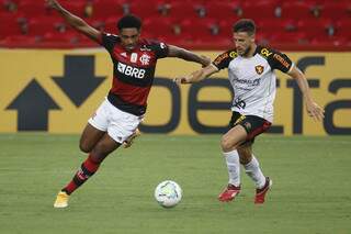 Partida entre as equipes de Flamengo e Sport, válida pela décima quarta rodada do Campeonato Brasileiro 2020, realizada no estádio do Maracanã, Zona Norte do Rio, nesta quarta-feira (07). (Foto: Estadão Conteúdo) 