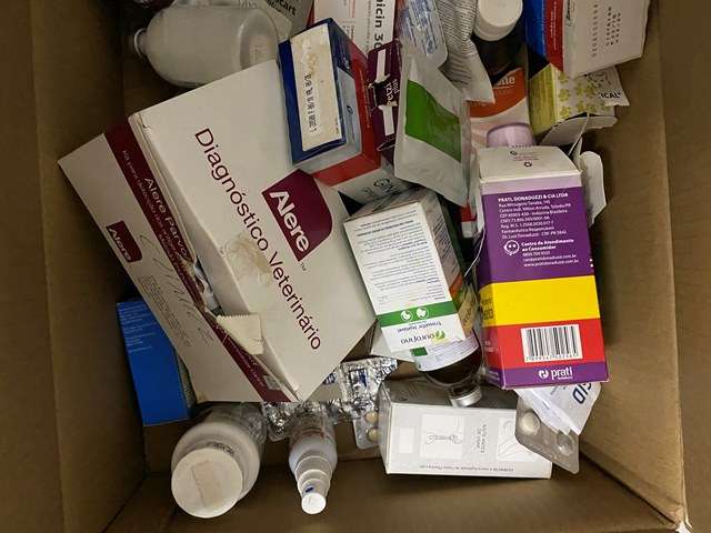 Procon autua pet shop que vendia medicamentos vencidos na Vila Palmira