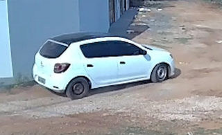 Após registro em câmeras, presos por série de roubos tinham armas e celulares Após registro em câmeras, presos por série de roubos tinham armas e celulares