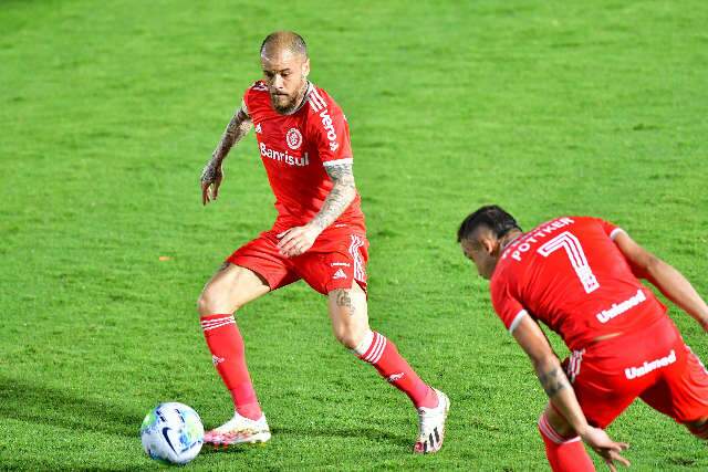 Com gols de Galhardo, Inter bate Bragantino e fica a 2 pontos do l&iacute;der Atl&eacute;tico