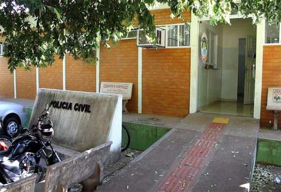 Homem morre em chiqueiro e tem bra&ccedil;os comidos por porcos