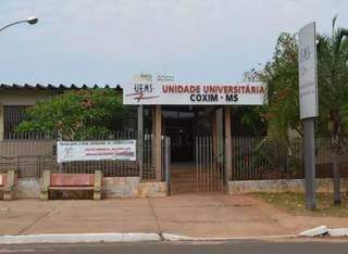 Campus da Uems em Coxim é uma das unidades onde há vagas. (Foto: Divulgação)