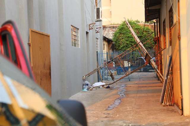 Trabalhador morre ap&oacute;s cair de andaime a cerca de 6 metros de altura no Centro