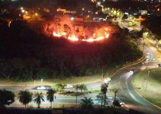 &quot;Sempre colocam fogo&quot;, diz moradora sobre inc&ecirc;ndio no Rita Vieira