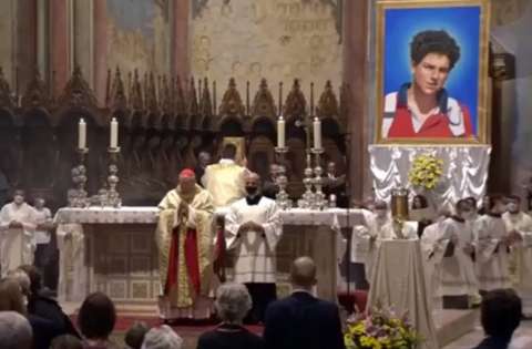 Carlo Acutis é beatificado na Itália por milagre comprovado em Campo Grande