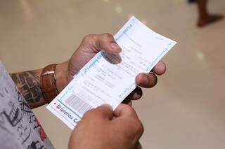 Confira as dezenas sorteadas pela Mega-Sena neste s&aacute;bado 