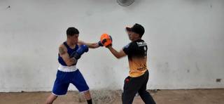 Lutador de boxe durante treinamento em MS (Foto: Esporte MS)