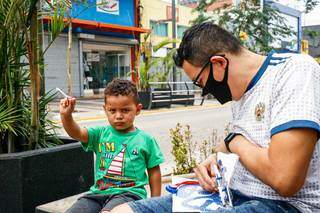 Centro vira programa de pais e filhos para compra de presentes