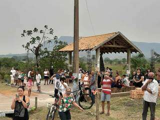 No interior, fi&eacute;is sa&iacute;ram em carreata para comemorar o dia da Padroeira