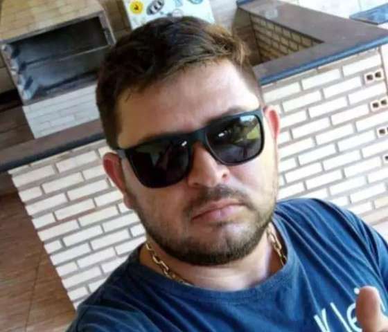 Crian&ccedil;a viu pistoleiros executarem pai em atentando na fronteira 