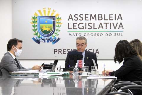 Deputados aprovam pagamento do piso salarial aos professores at&eacute; 2027