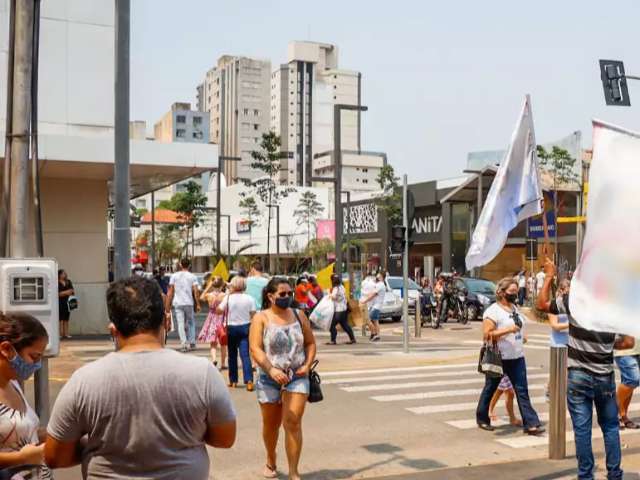 Mesmo com campanha, 51% ainda n&atilde;o decidiram em quem ir&atilde;o votar para prefeito