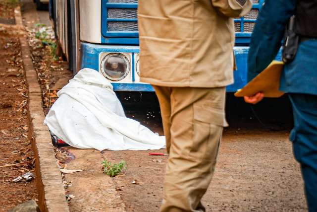 Pol&iacute;cia apura se pe&ccedil;as encontradas em casa de homem assassinado eram de &ocirc;nibus