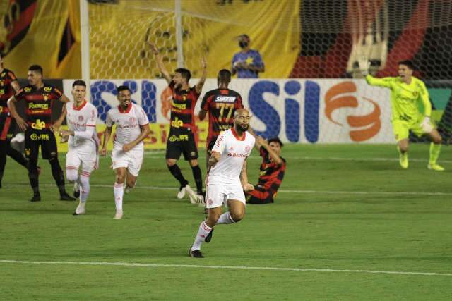 Inter vence Sport por 5 a 3 e assume a vice-lideran&ccedil;a do Brasileir&atilde;o