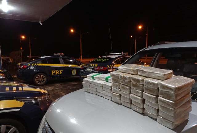 Morador da fronteira &eacute; preso com 51 quilos de coca&iacute;na no painel de carro