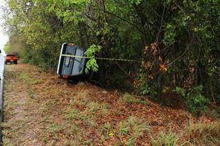 Major perde controle de ve&iacute;culo e morre em capotagem durante a chuva