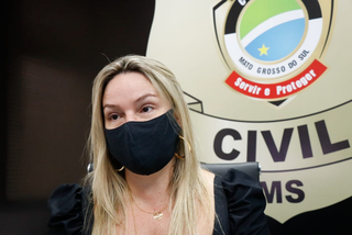 M&atilde;e &eacute; presa por obrigar filha a se prostituir para pagar contas da casa