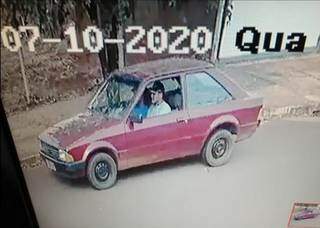 Trio &eacute; preso com mais de 100 objetos roubados, de joias a raquete