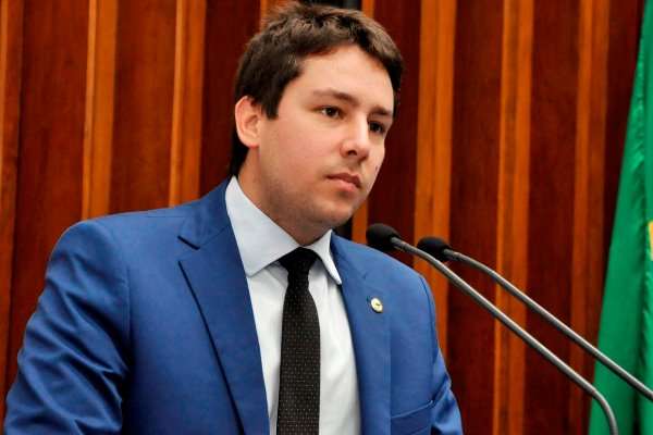 Jo&atilde;o Henrique Catan invoca Kubitschek para &#039;encarar o sistema&#039;