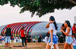 No Parque das Nações, por exemplo, tinha gente sem máscara na volta das atividades (Foto: Henrique Kawaminami)