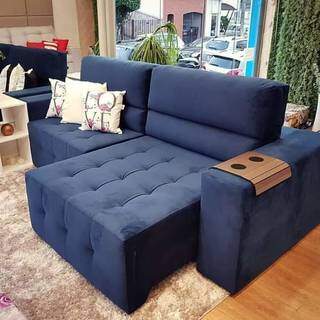 Loja tem sofás sob medida em diferentes cores e tecidos, Sofá Madri. (Foto: Divulgação)