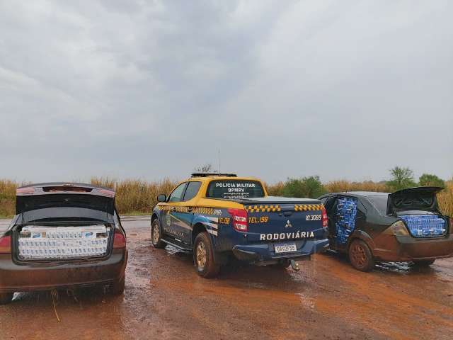 Contrabando de cigarro n&atilde;o para e pol&iacute;cia pega mais dois carros lotados