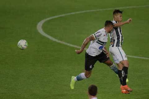 Soteldo marca em despedida e Santos derrota Coritiba fora de casa