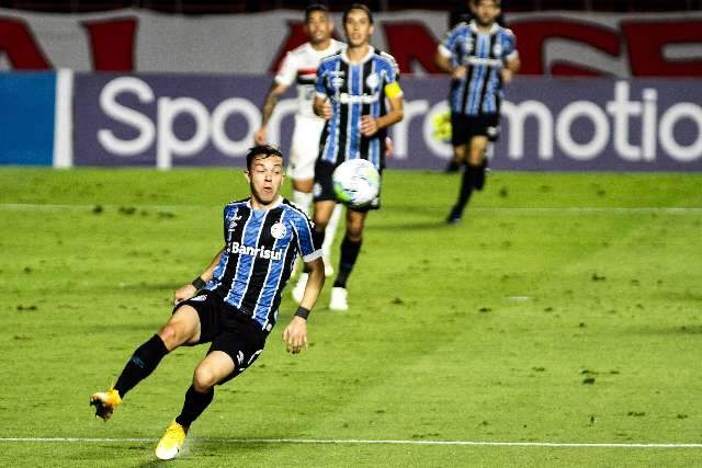 Gr&ecirc;mio domina no Morumbi, mas fica no 0 a 0 com o S&atilde;o Paulo