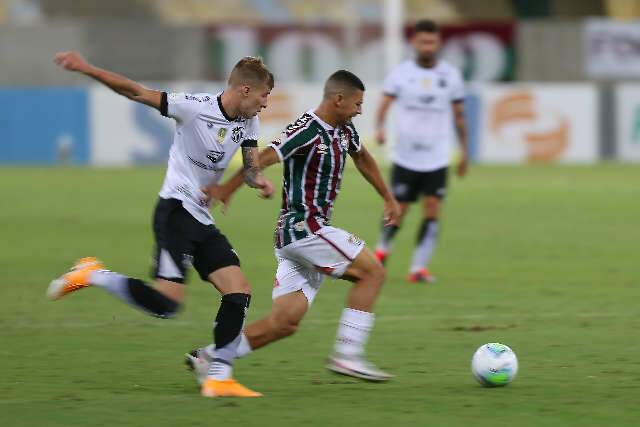 Fluminense sofre, leva virada, mas arranca empate com o Cear&aacute; no fim