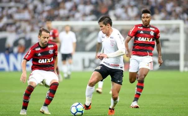 Tim&atilde;o x Fla e mais tr&ecirc;s jogos marcam a rodada do Brasileir&atilde;o neste domingo