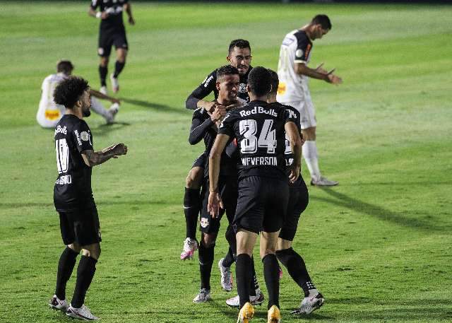 Red Bull Bragantino vence Sport, mas segue na zona de rebaixamento