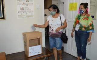 Consulado da Bolívia em Corumbá ficou apto a receber 210 eleitores que moram no Brasil (Foto: Diário Corumbaense/Leonardo Cabral)