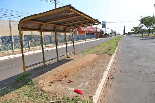 Motociclista &eacute; encontrado ca&iacute;do ap&oacute;s acidente na C&ocirc;nsul Assaf Trad e morre