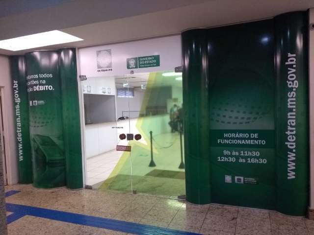 Detran prorroga suspensão e atendimento no Centro retorna na quarta-feira