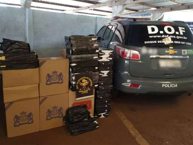 Propriet&aacute;ria de casa usada como dep&oacute;sito &eacute; detida com cigarros contrabandeados