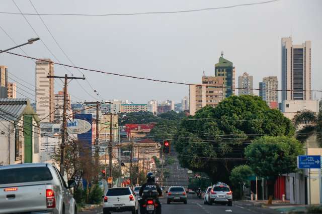 Dia amanhece com céu aberto, mas previsão é de mais chuva e máxima de 38ºC