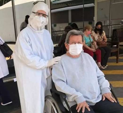 Em tratamento ap&oacute;s pneumonia, Onevan de Matos deve permanecer em SP