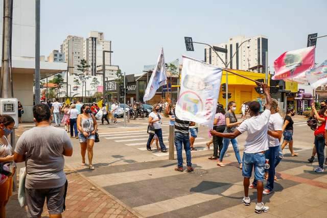 Campanha at&iacute;pica ganha espa&ccedil;o nas ruas, mas mant&eacute;m foco na internet