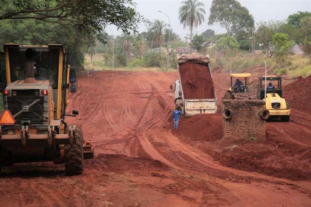 Obra no prologamento da Avenida Rita Vieira &eacute; retomada ap&oacute;s 4 anos parada